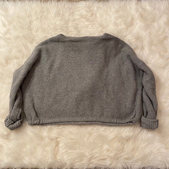⭐️HP⭐️ EUC hooded American Eagle Sweater - Picture 9 of 13